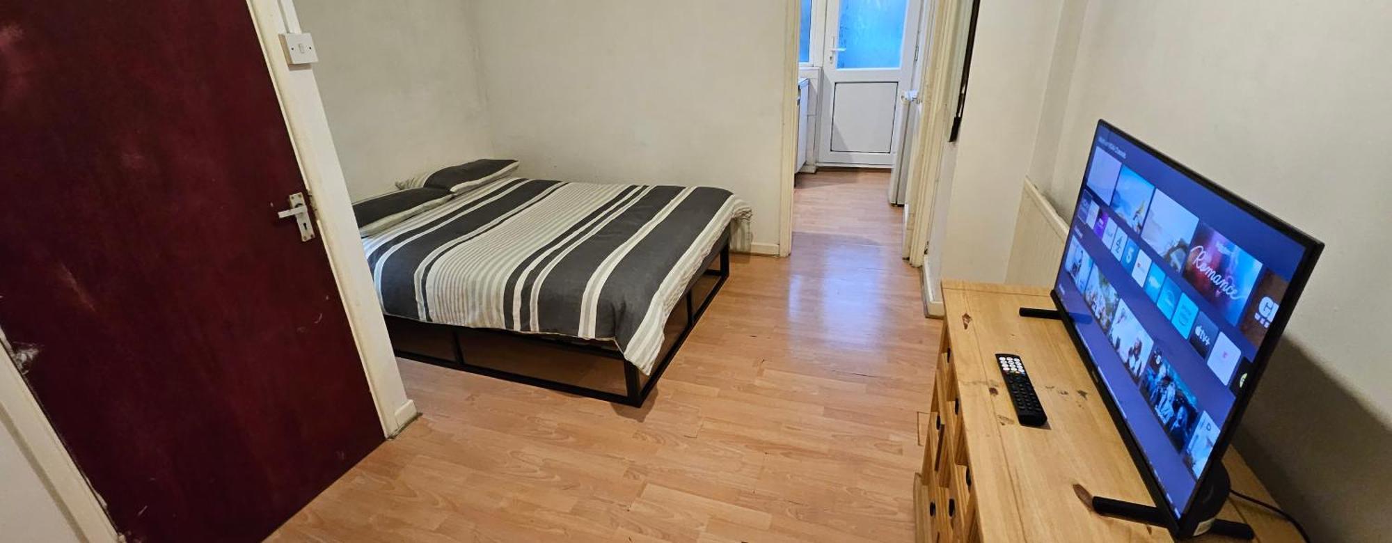No Frills & Nothing Fancy 1 Bed Studio City Centre Кардіфф Екстер'єр фото