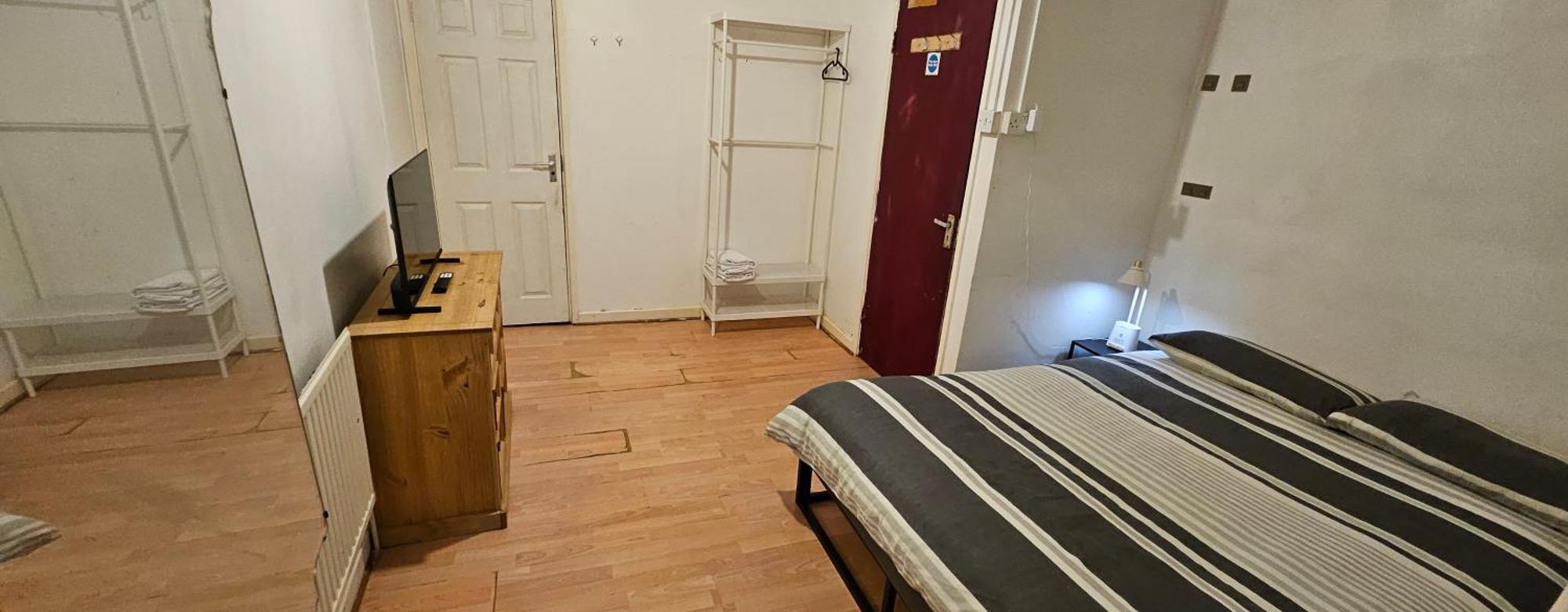 No Frills & Nothing Fancy 1 Bed Studio City Centre Кардіфф Екстер'єр фото